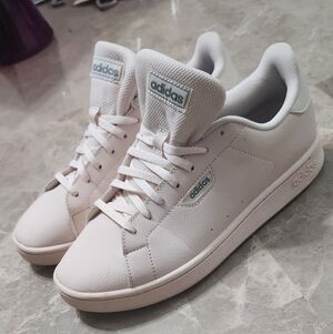 Adidas Women's Pink Sneakers